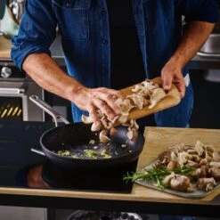 KitchenAid Hard Geanodiseerd Aluminium Koekenpannenset ø20+24+28cm - Zwart - Inductie 19 KitchenAid Hard Geanodiseerd Aluminium Koekenpannenset ø20+24+28cm - Zwart - Inductie -Keuken Verkoop 1200x1200 200